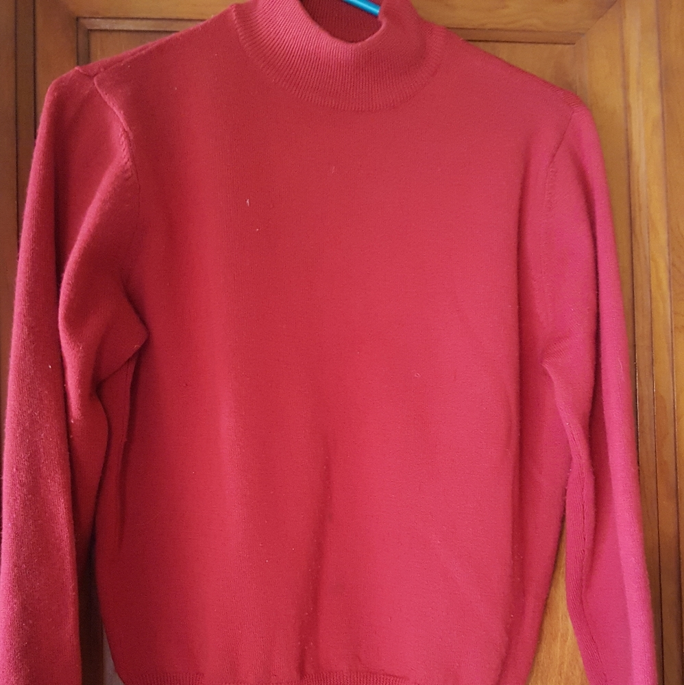 Mock turtleneck woolen sweater